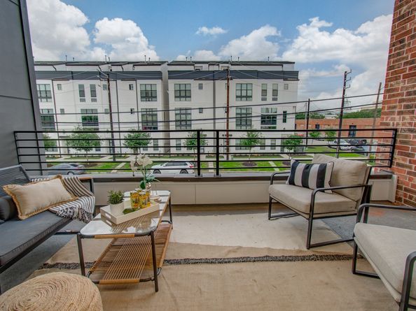 1109 Ennis Street, Houston TX 77003