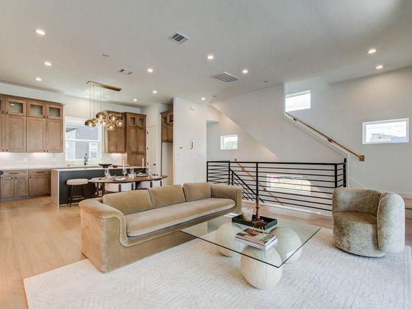 1109 Ennis Street, Houston TX 77003