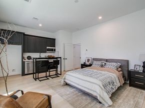 1109 Ennis Street, Houston TX 77003