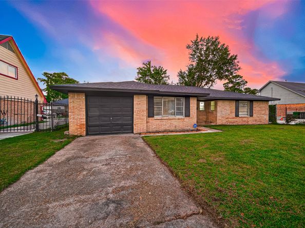 2606 Garapan Street, Houston TX 77091