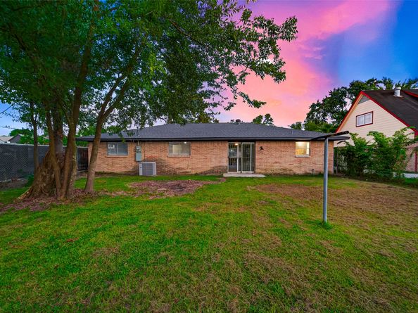 2606 Garapan Street, Houston TX 77091