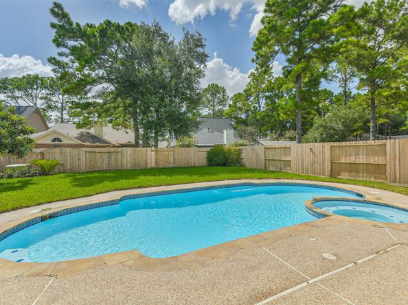 7719 Woodlett Court, Houston TX 77095