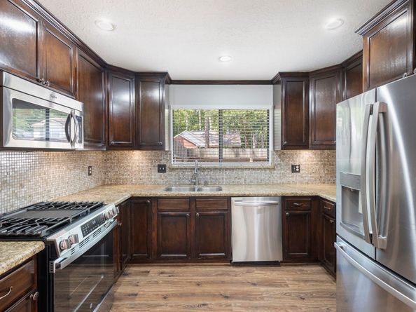 3 Whistlers Walk Place, The Woodlands TX 77381