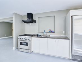 7557 Meadowview Drive, Houston TX 77037