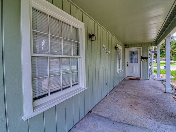 7557 Meadowview Drive, Houston TX 77037