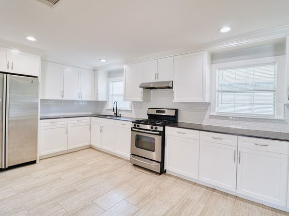 7557 Meadowview Drive, Houston TX 77037