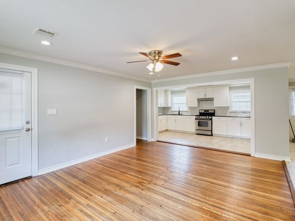 7557 Meadowview Drive, Houston TX 77037