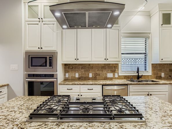 1020 W 22nd Street A, Houston TX 77008