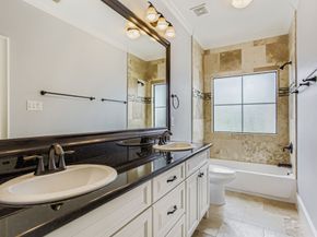 1020 W 22nd Street A, Houston TX 77008