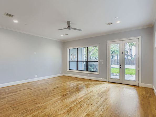 1020 W 22nd Street A, Houston TX 77008