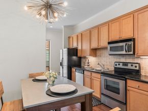 118 McGowen Street E, Houston TX 77006