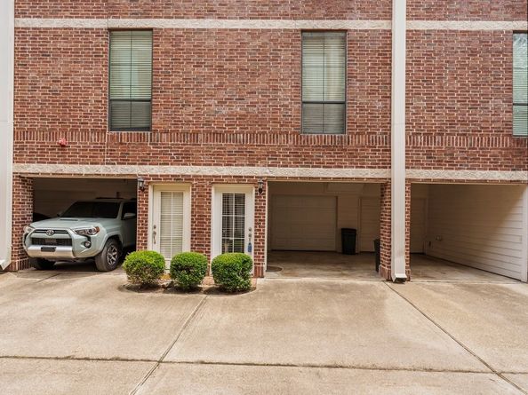 118 McGowen Street E, Houston TX 77006