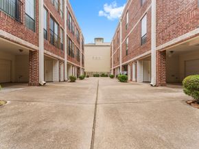 118 McGowen Street E, Houston TX 77006