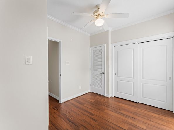 118 McGowen Street E, Houston TX 77006