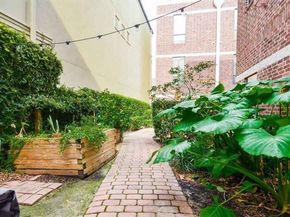 118 McGowen Street E, Houston TX 77006