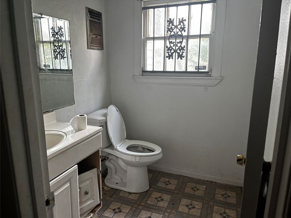 3853 Wentworth Street, Houston TX 77004