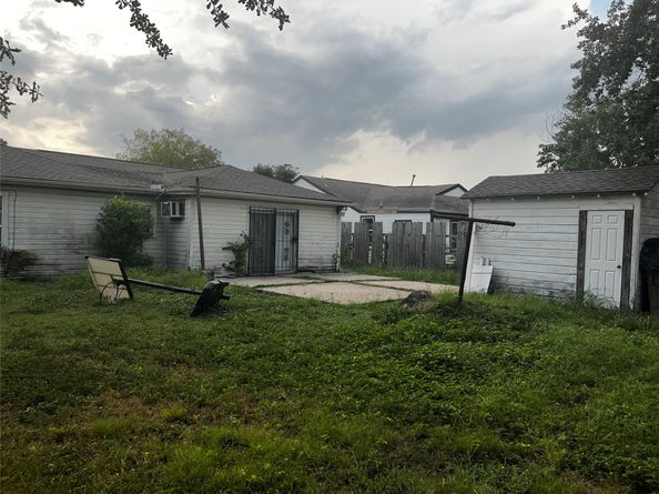 3853 Wentworth Street, Houston TX 77004