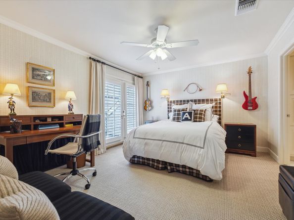 2902 West Lane Drive A, Houston TX 77027
