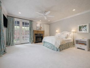 2902 West Lane Drive A, Houston TX 77027