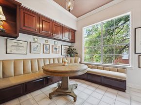 2902 West Lane Drive A, Houston TX 77027