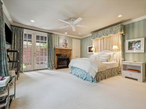 2902 West Lane Drive A, Houston TX 77027