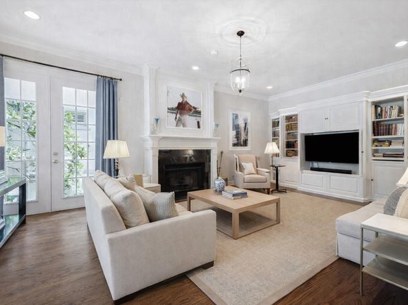 2902 West Lane Drive A, Houston TX 77027