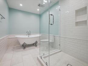 2902 West Lane Drive A, Houston TX 77027
