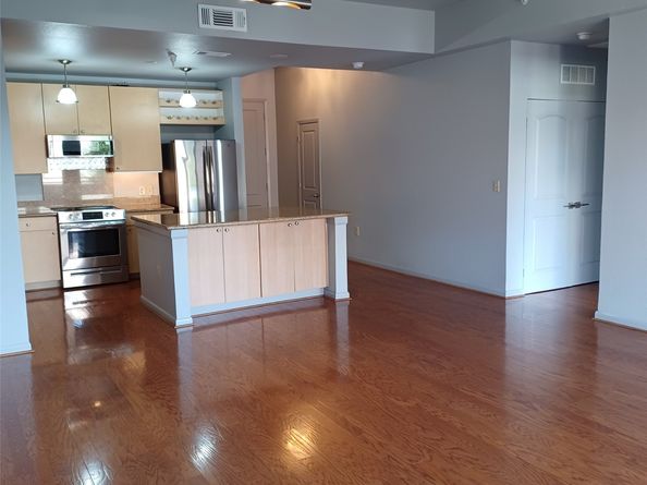 3505 Sage Road 303, Houston TX 77056
