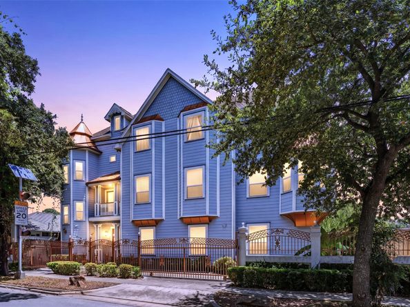 3012 Houston Avenue, Houston TX 77009