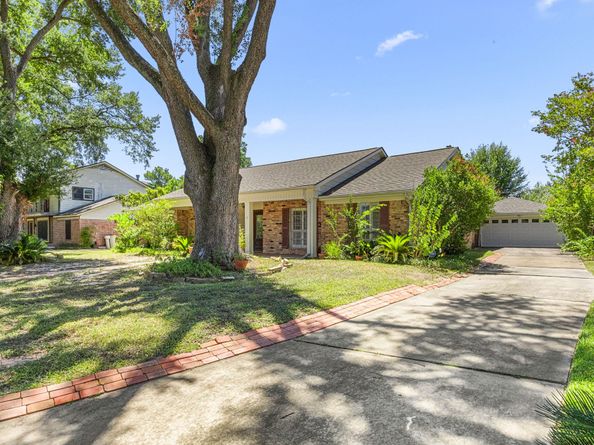 11311 Cold Spring Drive, Houston TX 77043