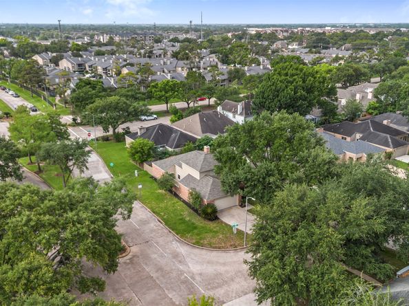 12903 Avenida Vaquero Street, Houston TX 77077