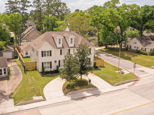 979 W 43rd Street, Houston TX 77018