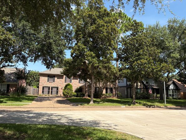 1819 Riverbend Crossing, Sugar Land TX 77478