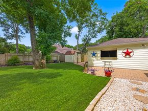 1627 N Hearthside Drive, Richmond TX 77406