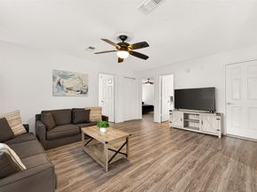1627 N Hearthside Drive, Richmond TX 77406