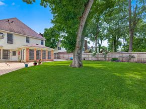 1627 N Hearthside Drive, Richmond TX 77406