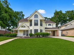 1627 N Hearthside Drive, Richmond TX 77406
