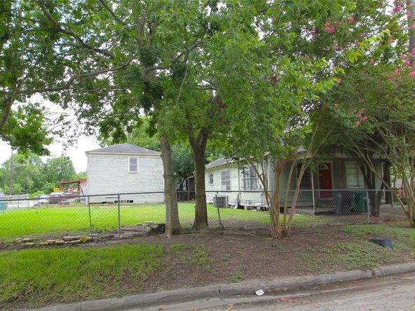 5352 Bell Street, Houston TX 77023