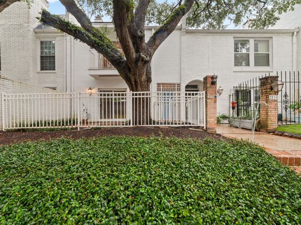 2220 Welch Street, Houston TX 77019