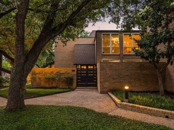 15573 Memorial Drive, Houston TX 77079