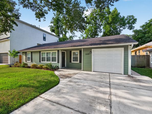 2231 Saxon Drive, Houston TX 77018