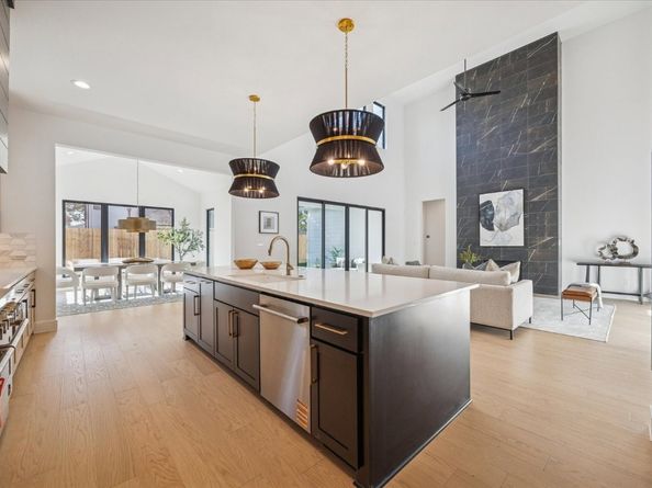 1807 Wakefield Drive, Houston TX 77018