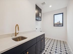 1807 Wakefield Drive, Houston TX 77018