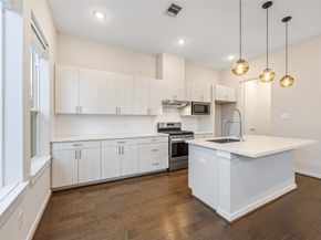 624 Thornton Oaks Lane, Houston TX 77018