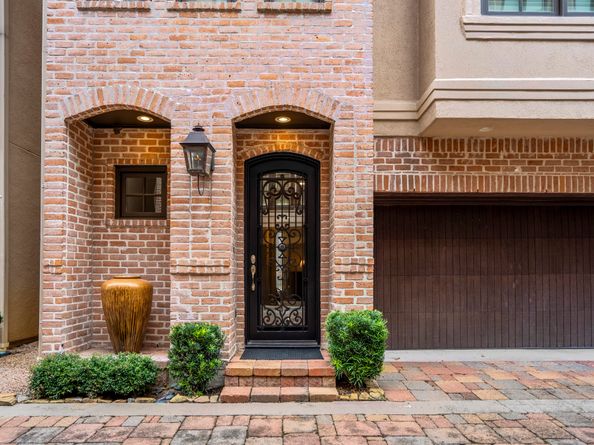 5023 La Branch Street, Houston TX 77004