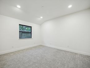 1423 Mapleton Drive, Houston TX 77043