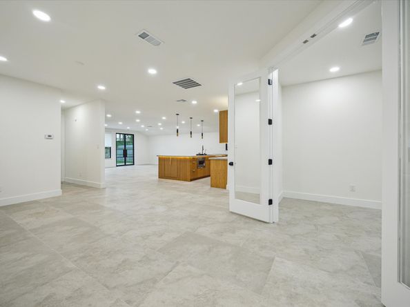 1423 Mapleton Drive, Houston TX 77043