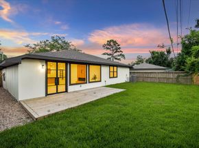 1423 Mapleton Drive, Houston TX 77043