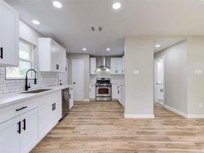 5611 Doulton Drive Drive, Houston TX 77033