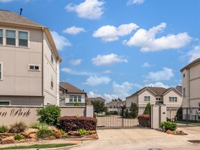 7720 N Fall Run Crossing, Houston TX 77055